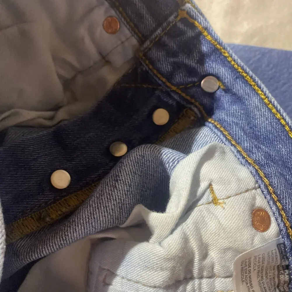 Vintage Levi's 501 Jeans Mens 32x30 Blue Denim 90s Made in USA Button Fly